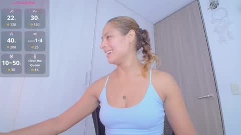 Snapshot of zoe_moon85 chatting on 12.15.25 zoe online show from 12.15.25