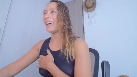 Snapshot of zoe_moon85 chatting on 02.05.26 zoe online show from 02.05.26