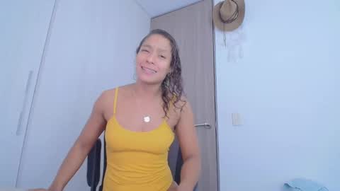 Snapshot of zoe_moon85 chatting on 02.14.26 zoe online show from 02.14.26