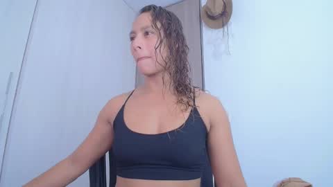 Snapshot of zoe_moon85 chatting on 02.25.26 zoe online show from 02.25.26