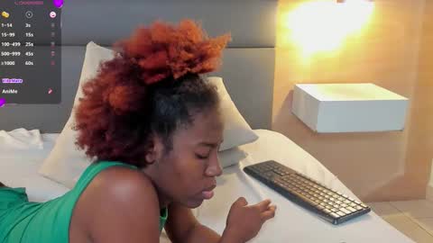 Zoe Novakk  online show from 10.21.25