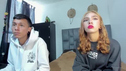 She Zoe He Painn online show from 09.26.25