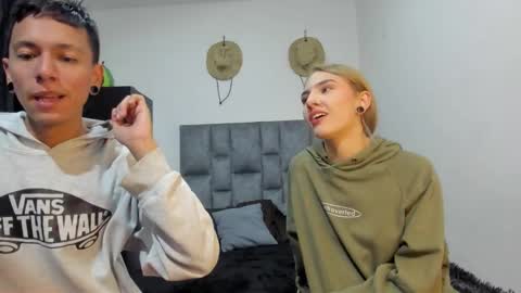 She Zoe He Painn online show from 10.24.25