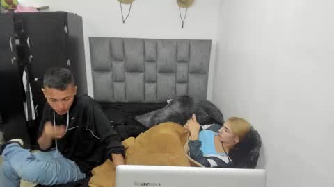 She Zoe He Painn online show from 11.21.25