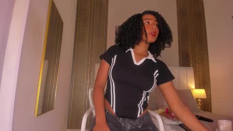 Hi guys i am Zoe  online show from 03.23.26