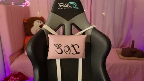 zoe_sullivan_ online show from 04.18.26