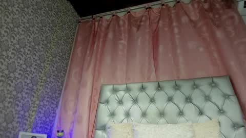 zoe tamara online show from 04.07.26