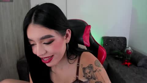 Snapshot of zoee_jackson chatting on 04.23.26 zoee jackson online show from 04.23.26