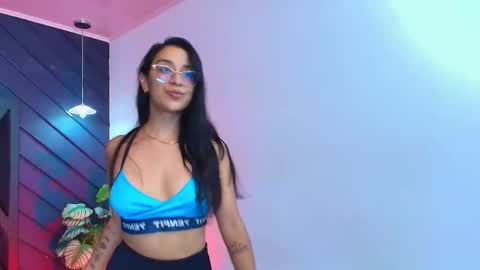 Snapshot of zoee_martins_ chatting on 04.28.26 Zoe 3 online show from 04.28.26