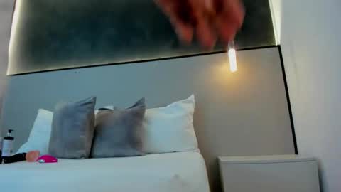 zoee_zi online show from 11.25.25