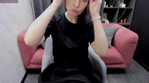 Snapshot of zoeeast chatting on 01.03.25 Zoe online show from 01.03.25