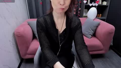 Snapshot of zoeeast chatting on 02.13.25 Zoe online show from 02.13.25