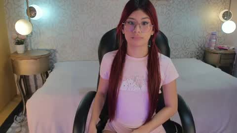 Snapshot of zoeecarter_ chatting on 04.16.26 zoeecarter_ online show from 04.16.26