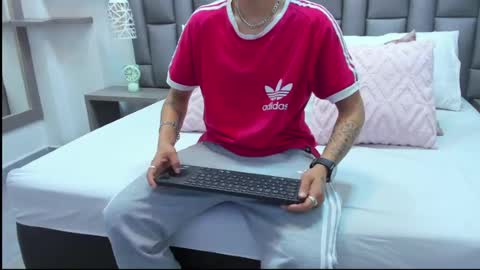 Zoe Krug online show from 03.24.26