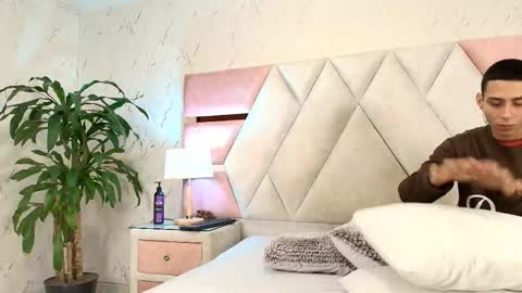 zoelucas online show from 03.14.26