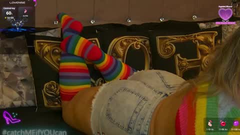 ZoeMesmerize online show from 04.15.26