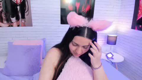 Snapshot of zoemurphy_ chatting on 10.29.25 ZOE online show from 10.29.25