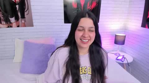 Snapshot of zoemurphy_ chatting on 11.17.25 ZOE online show from 11.17.25