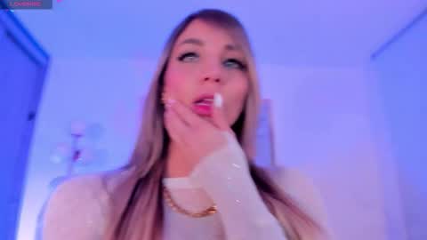 Zoe Presley  online show from 11.12.25