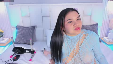 Zoe online show from 04.08.26