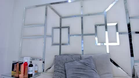 ZoeSwam online show from 12.03.25