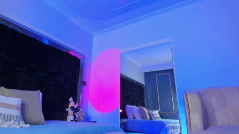 zoevidal_ online show from 03.10.25