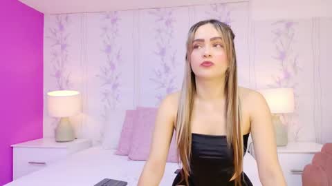 ZoeWilliis online show from 09.30.25