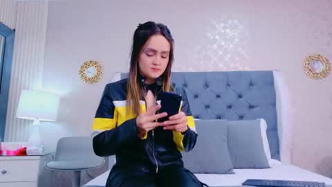 Snapshot of zoewilliis chatting on 06.19.26 ZoeWilliis online show from 06.19.26