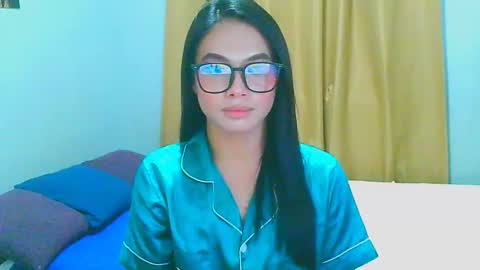 Snapshot of zoey_pleasure chatting on 10.04.25 zoey online show from 10.04.25