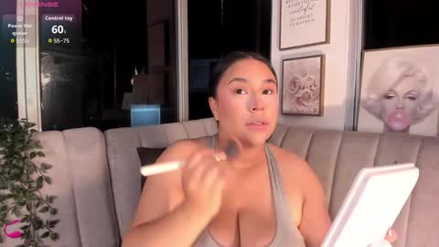Snapshot of zoey_thommpson chatting on 10.06.25 zoey thommpson online show from 10.06.25