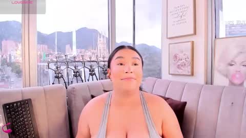 Snapshot of zoey_thommpson chatting on 10.14.25 zoey thommpson online show from 10.14.25