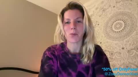 Snapshot of zoeydanner chatting on 01.28.25 Zoeydanner online show from 01.28.25