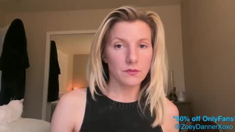 Snapshot of zoeydanner chatting on 02.06.25 Zoeydanner online show from 02.06.25