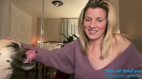 Snapshot of zoeydanner chatting on 02.06.25 Zoeydanner online show from 02.06.25