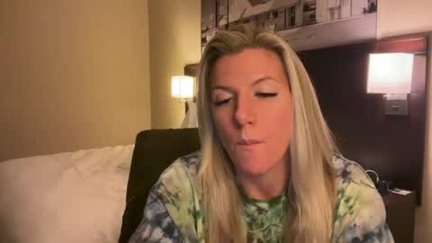 Zoeydanner online show from 01.15.26