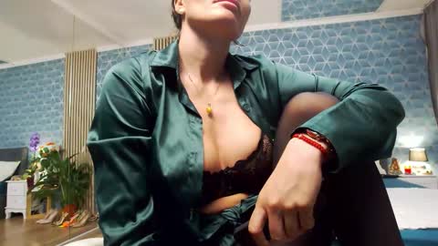 Snapshot of zoeylarkens chatting on 11.03.25 Zoey online show from 11.03.25