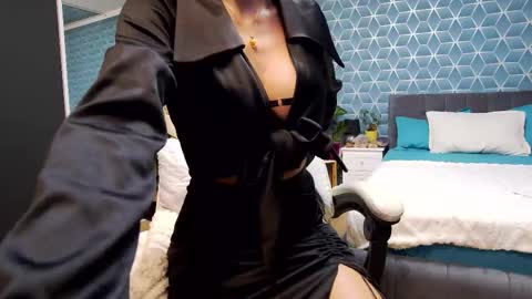 Snapshot of zoeylarkens chatting on 11.09.25 Zoey online show from 11.09.25