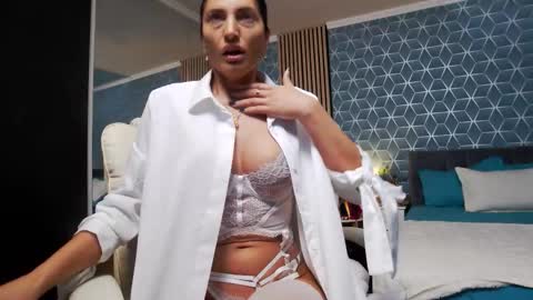 Snapshot of zoeylarkens chatting on 11.16.25 Zoey online show from 11.16.25