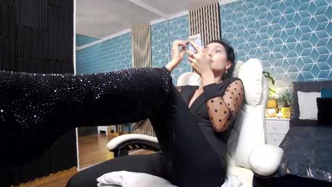 Snapshot of zoeylarkens chatting on 11.26.25 Zoey online show from 11.26.25