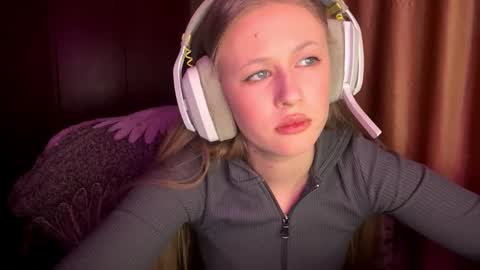 Snapshot of zofiahoetger chatting on 02.22.26 Lisa online show from 02.22.26