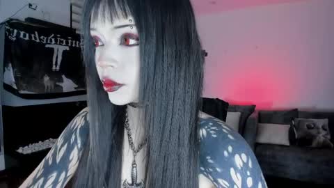 Snapshot of zombieeporcelainex chatting on 05.04.26 SOPHIE online show from 05.04.26