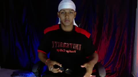 Snapshot of zoriel_derox chatting on 06.01.26 Zoriel online show from 06.01.26