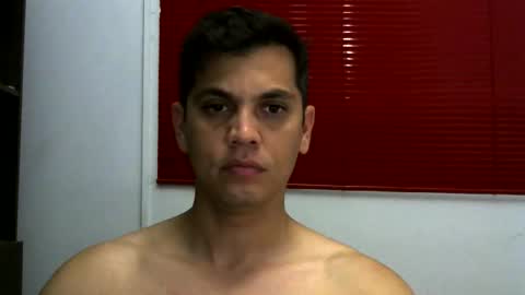 Snapshot of zoro_00 chatting on 11.12.25 zoro_00 online show from 11.12.25