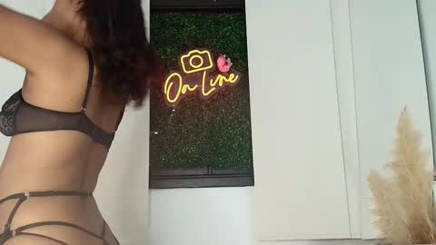 Zuri  online show from 11.30.25