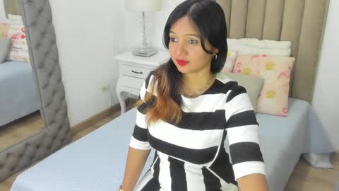 Im Zusan My schedule is from 1030pm to 430 am colombian time online show from 04.02.26