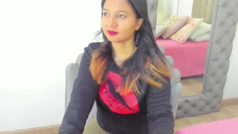 Im Zusan My schedule is from 1030pm to 430 am colombian time online show from 04.18.26