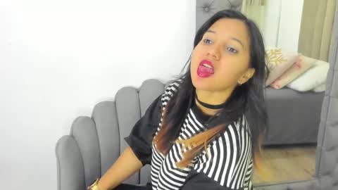 Im Zusan My schedule is from 1030pm to 430 am colombian time online show from 04.21.26