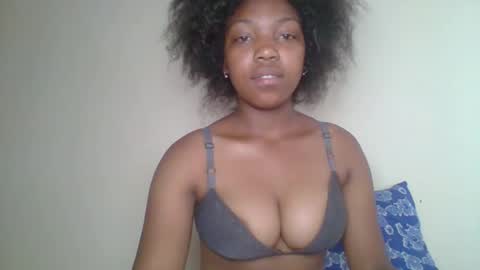 zyraelle_01 online show from 04.19.26