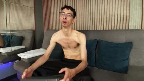 Snapshot of zyronight chatting on 11.12.25 Zyro Nigth online show from 11.12.25