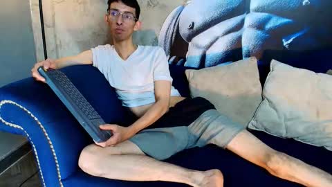 Snapshot of zyronight chatting on 11.24.25 Zyro Nigth online show from 11.24.25